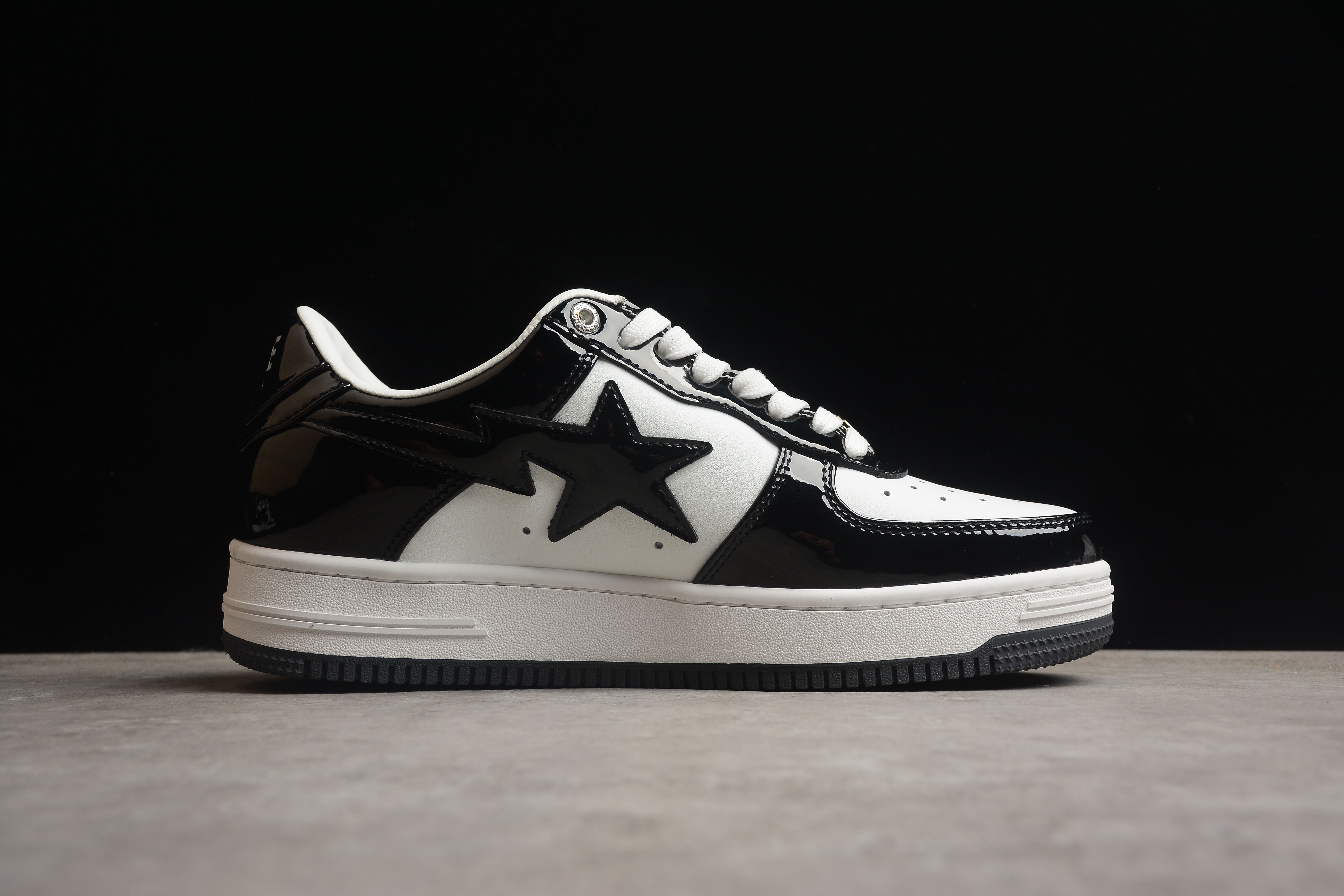 BAPE STA Low-Top Sneakers in Black and White - Image 7