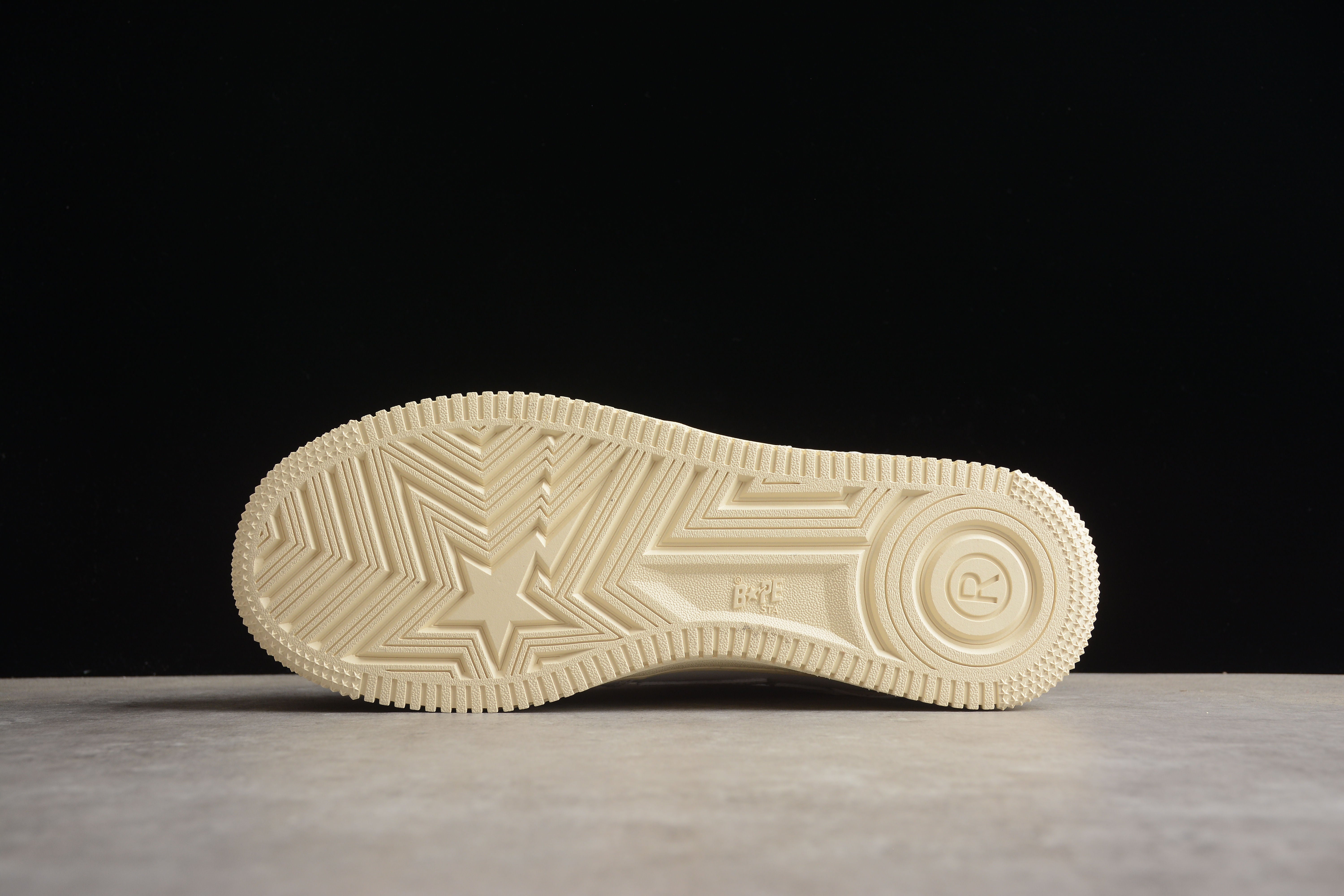 BAPE STA Low-Top Sneakers in White and Black - Image 5