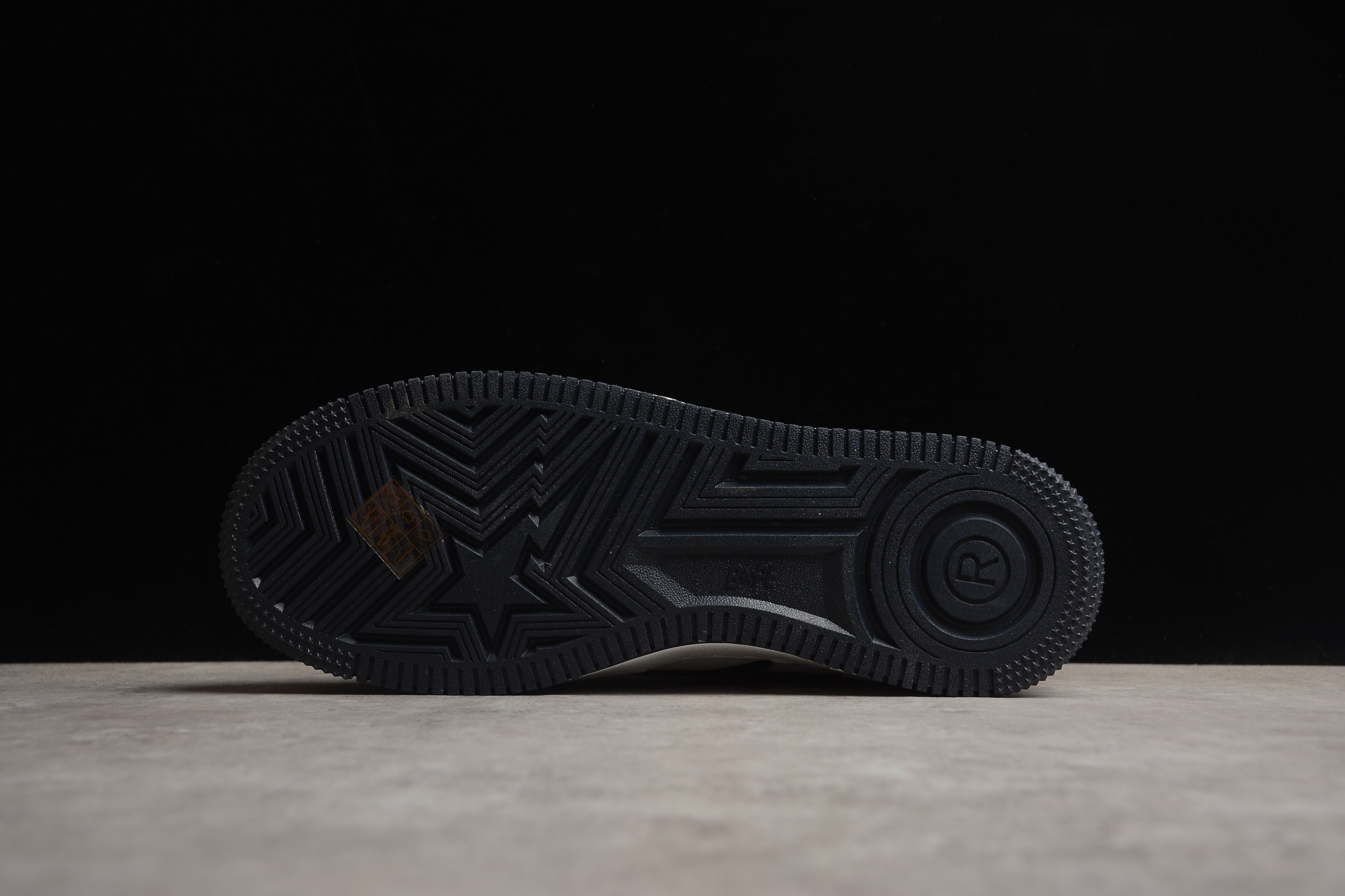 BAPE STA Low-Top White and Black Sneakers - Image 5
