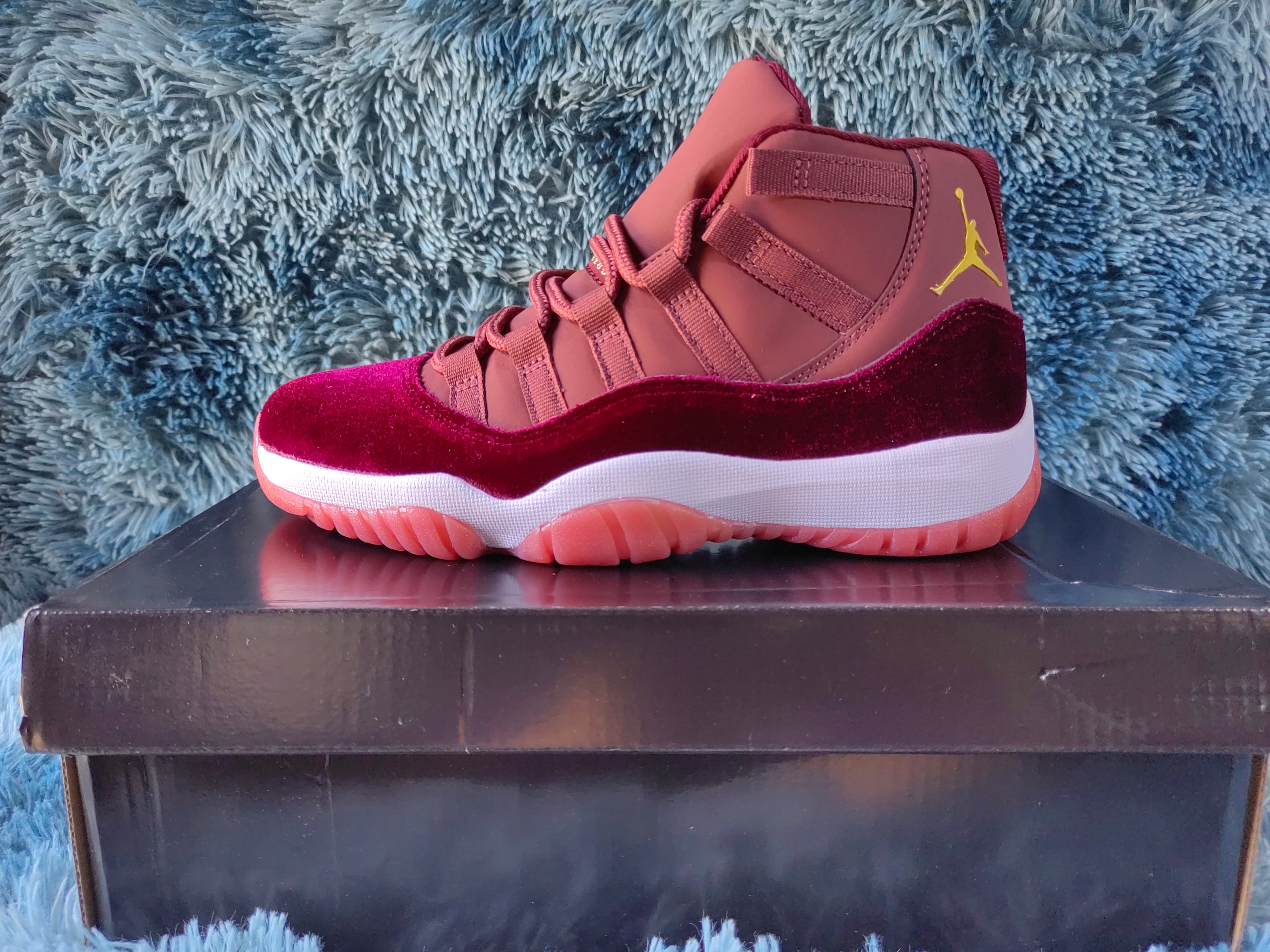 JORDAN 11 â€œHeiressâ€ - Image 3