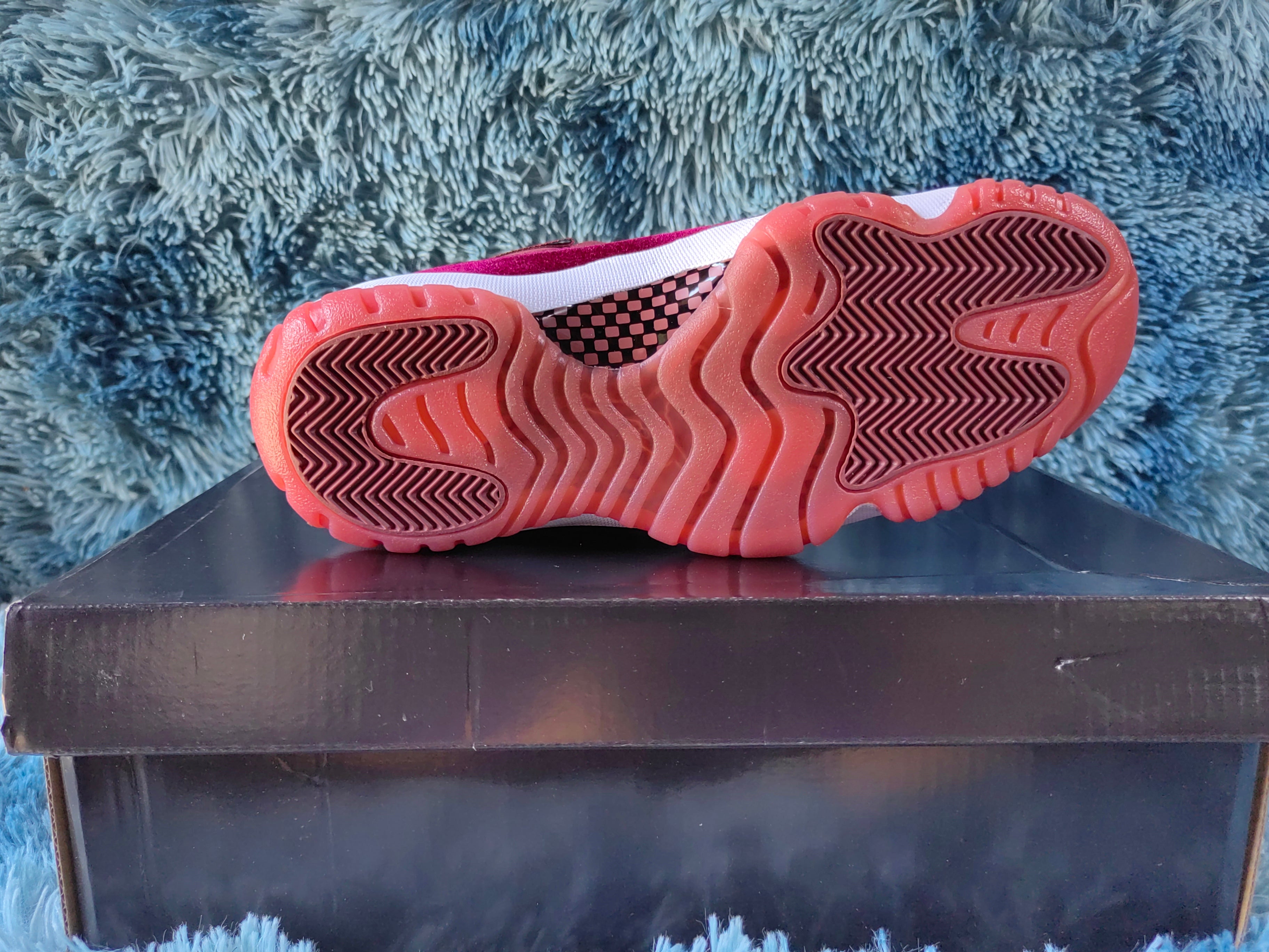 JORDAN 11 â€œHeiressâ€ - Image 5