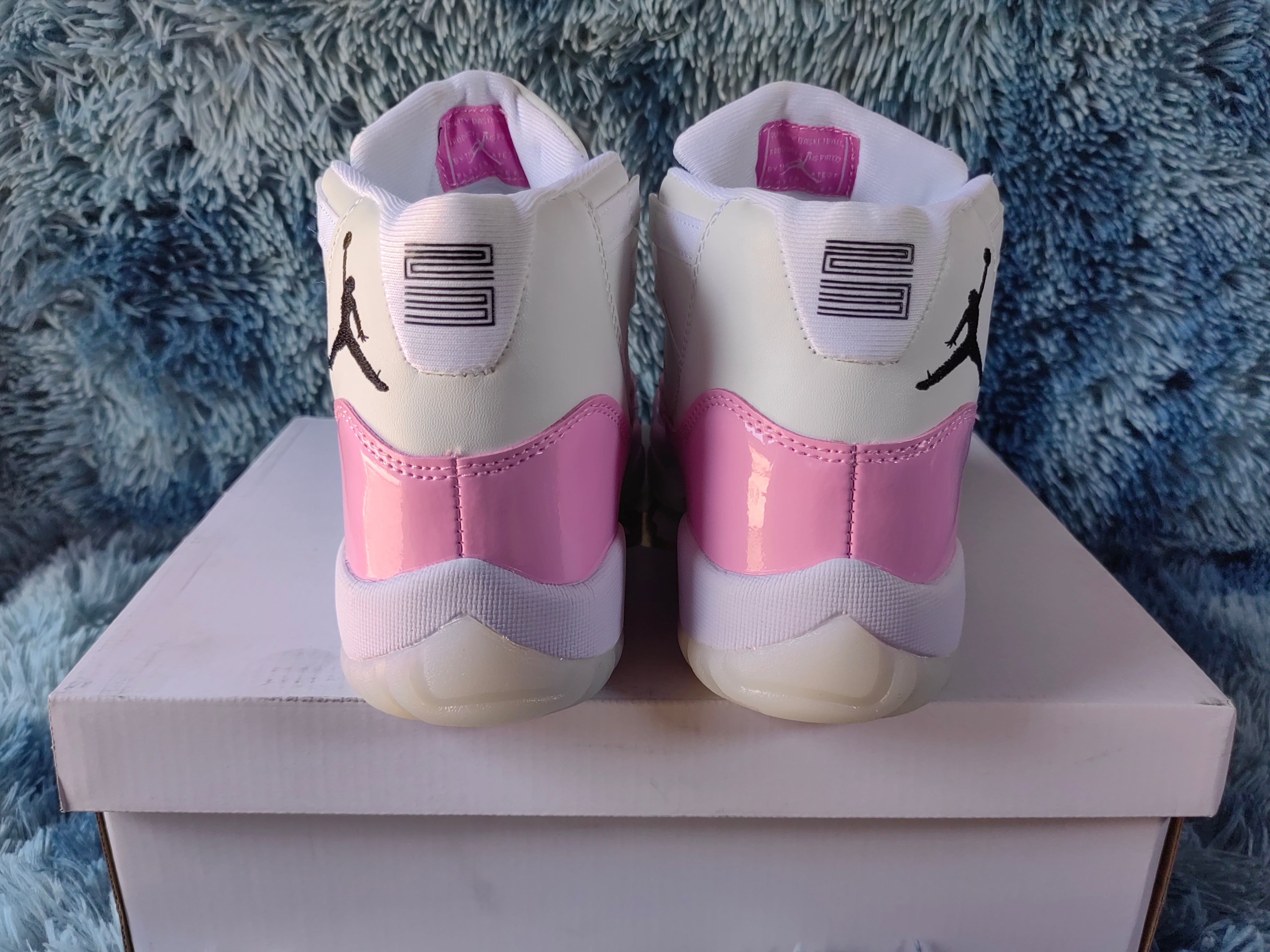 JORDAN 11 Pink - Image 5