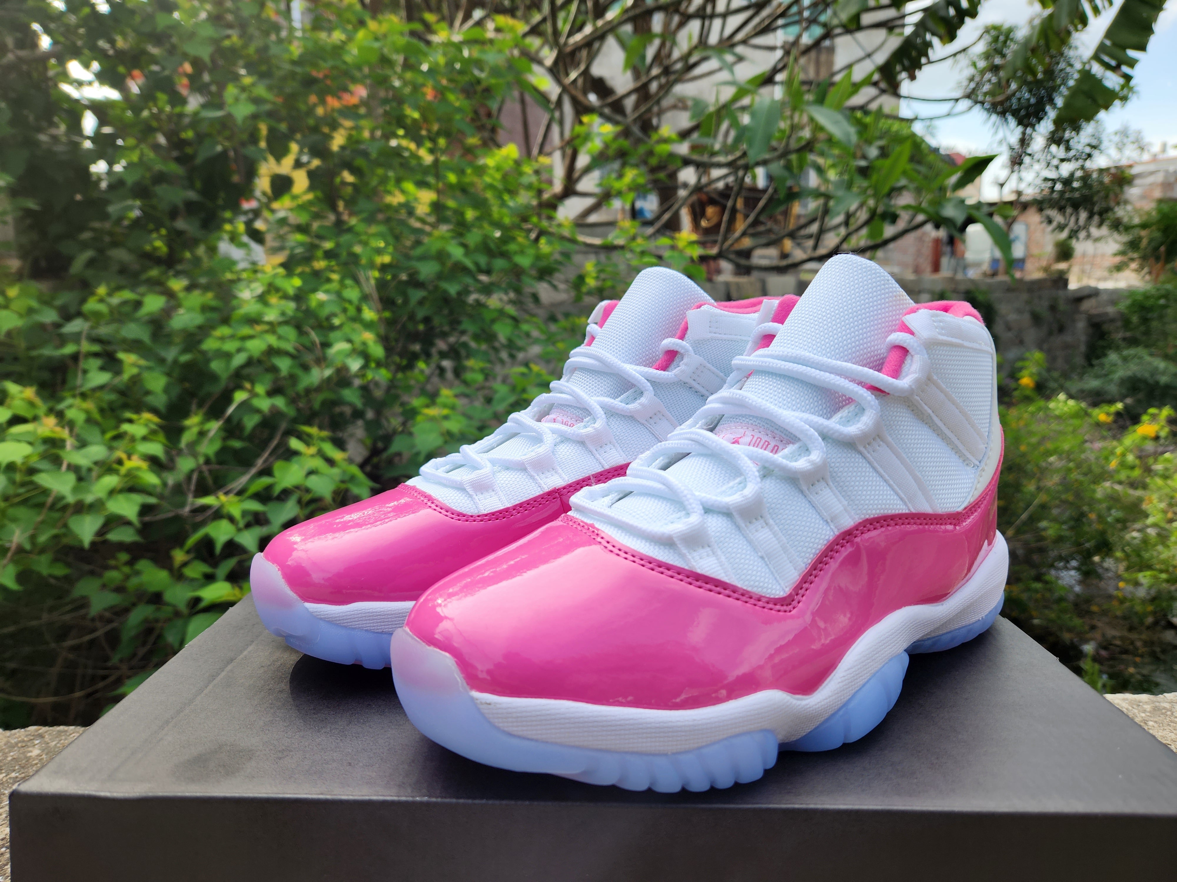 JORDAN 11 Valentine's Day - Image 3