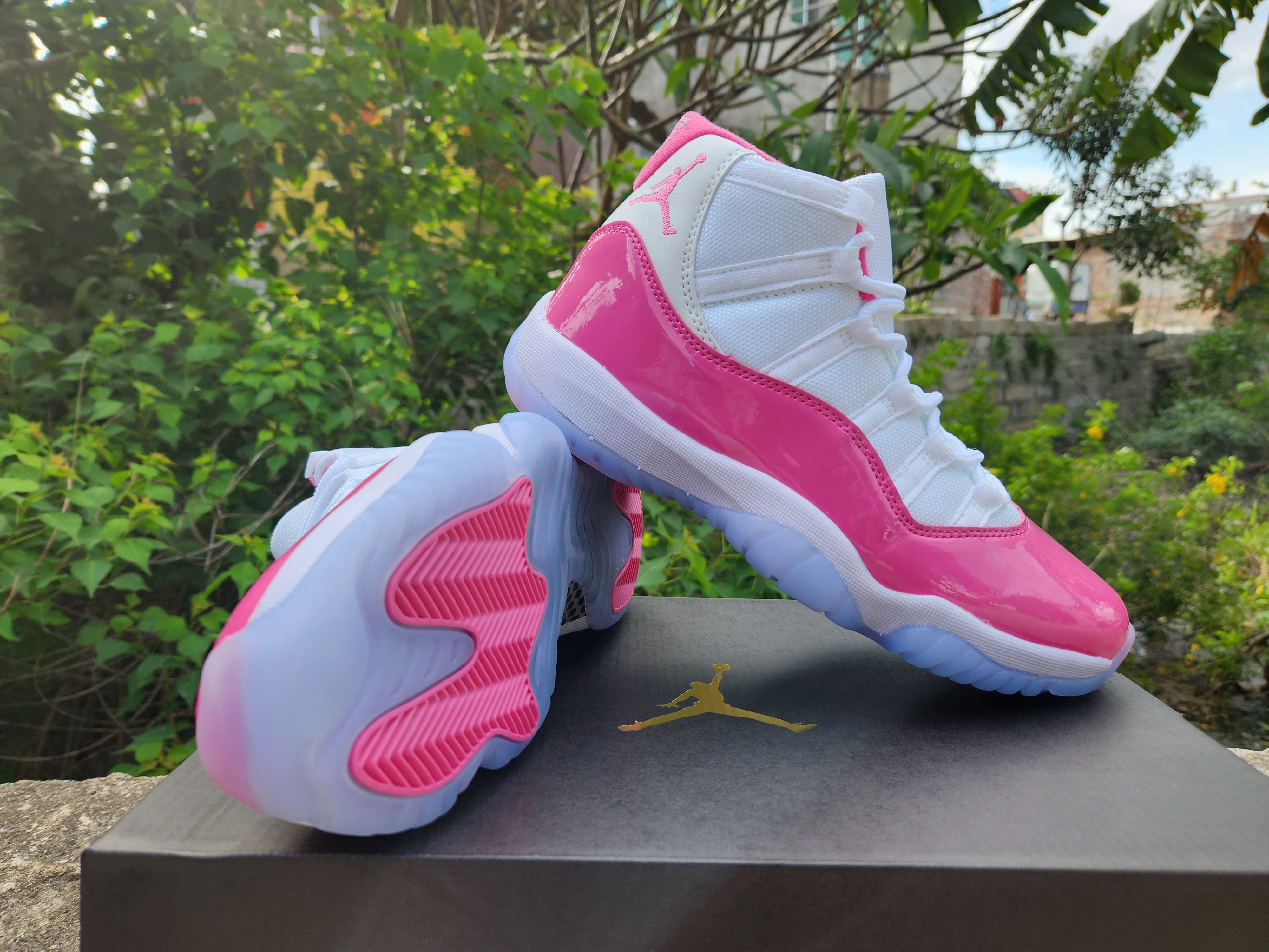 JORDAN 11 Valentine's Day - Image 4