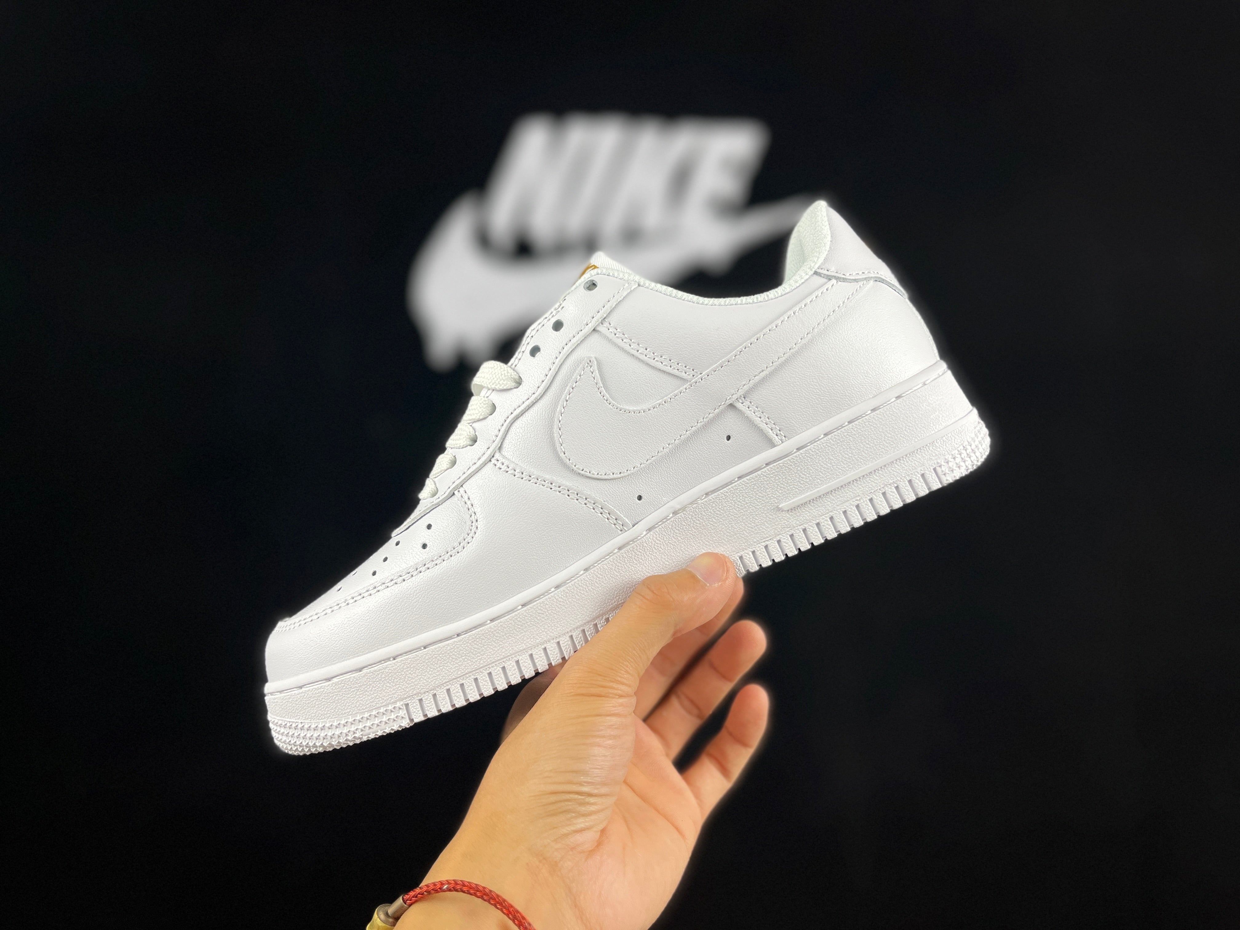 NIKE AIR FORCE 1 Low "Gold Chain" - Image 3