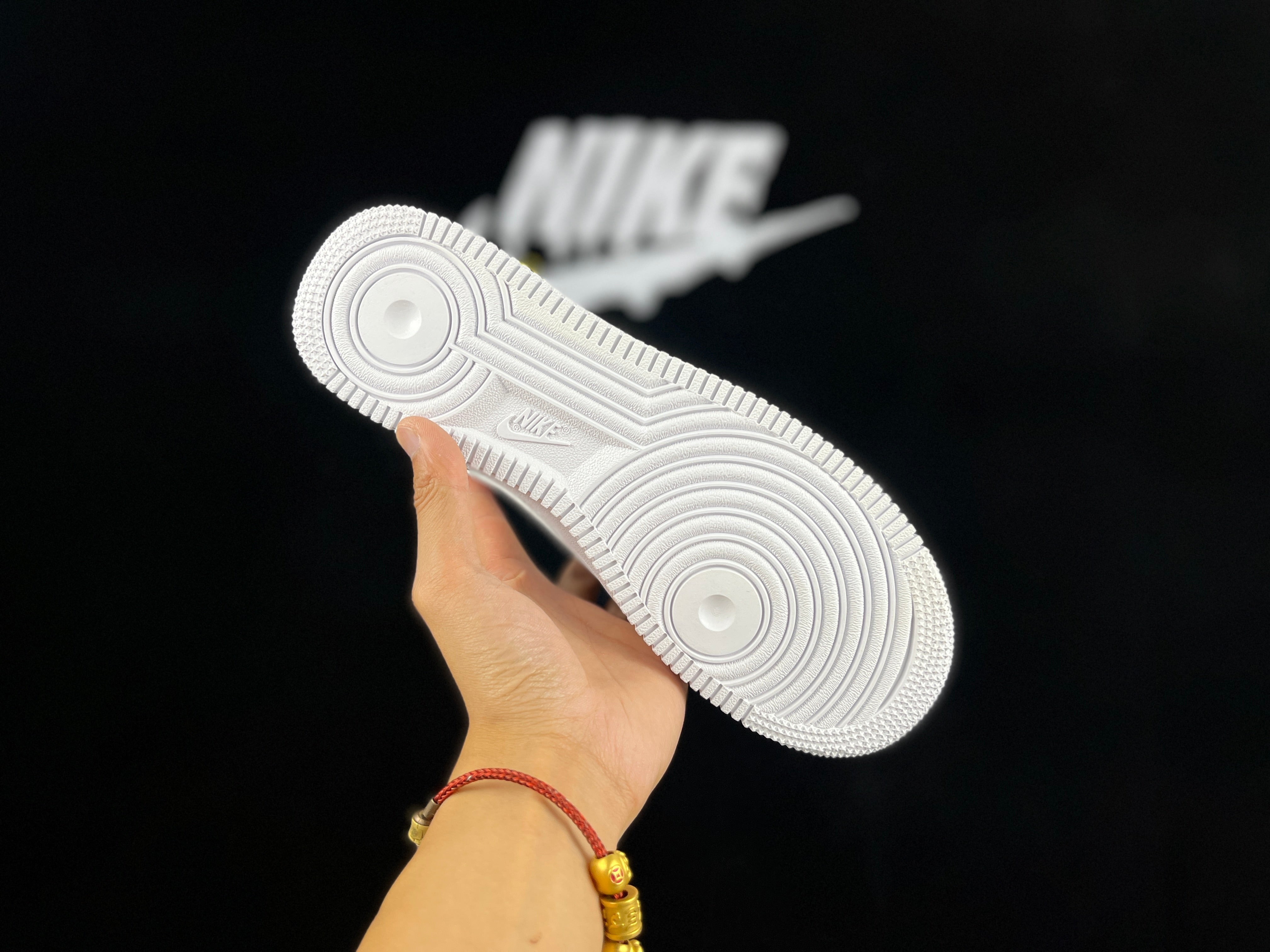 NIKE AIR FORCE 1 Low "Gold Chain" - Image 5