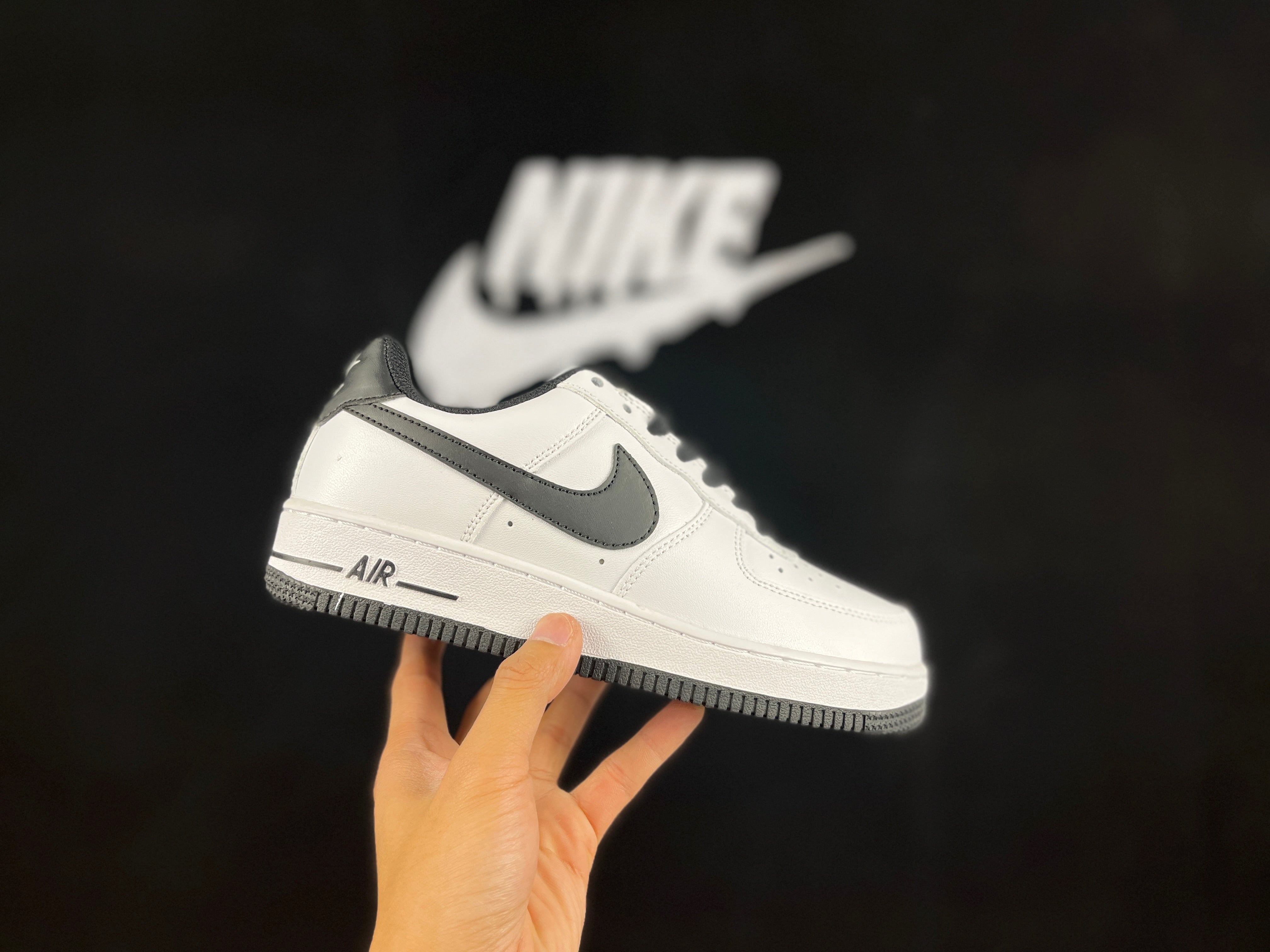 NIKE AIR FORCE 1 Low "Leather OG White/Black" - Image 2