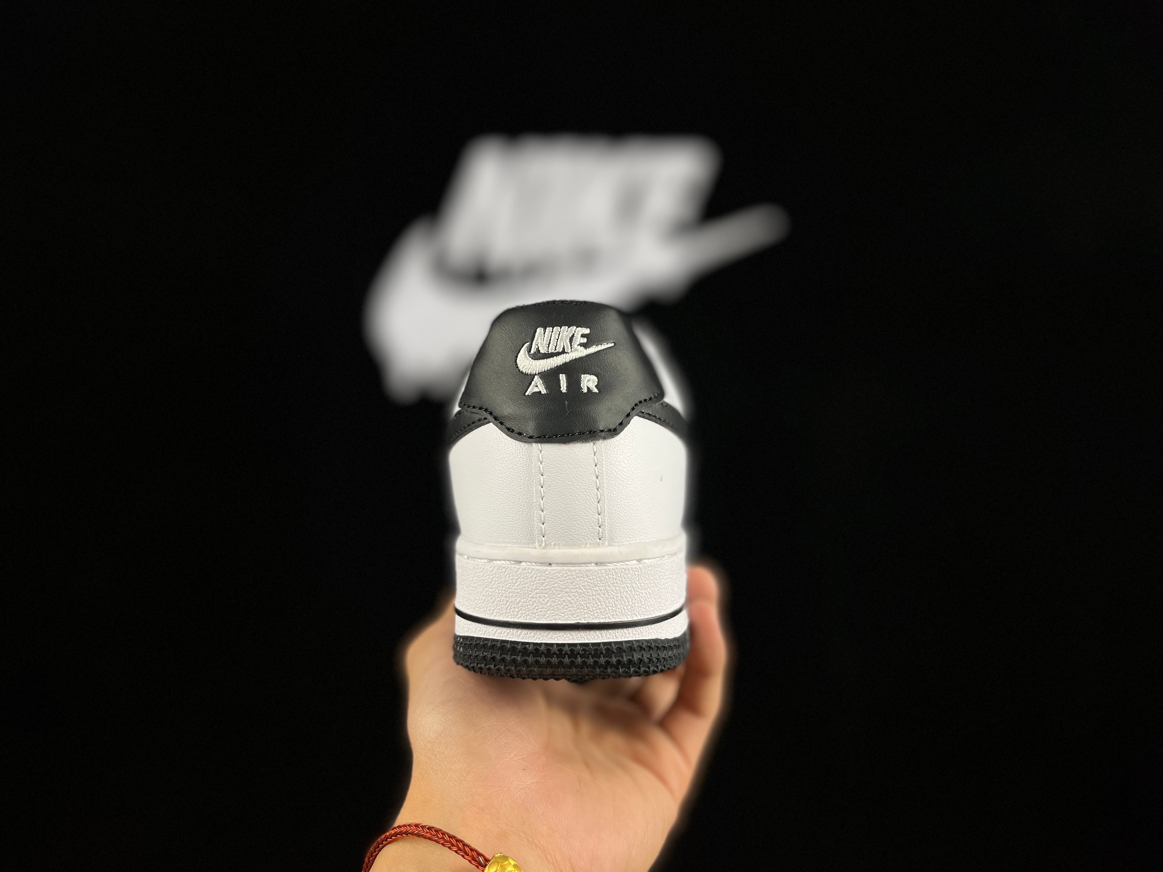 NIKE AIR FORCE 1 Low "Leather OG White/Black" - Image 4