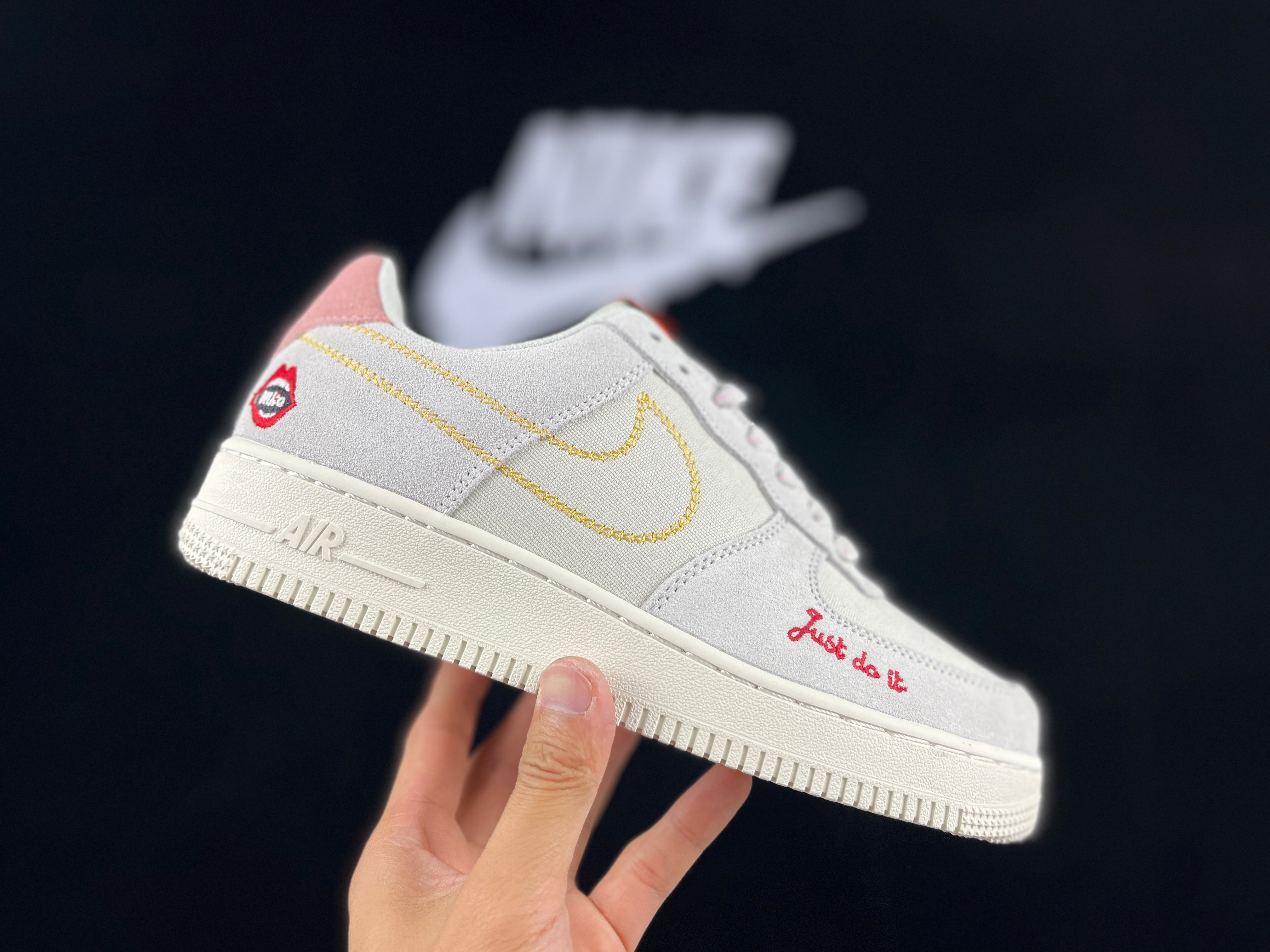 NIKE AIR FORCE 1 - Image 2