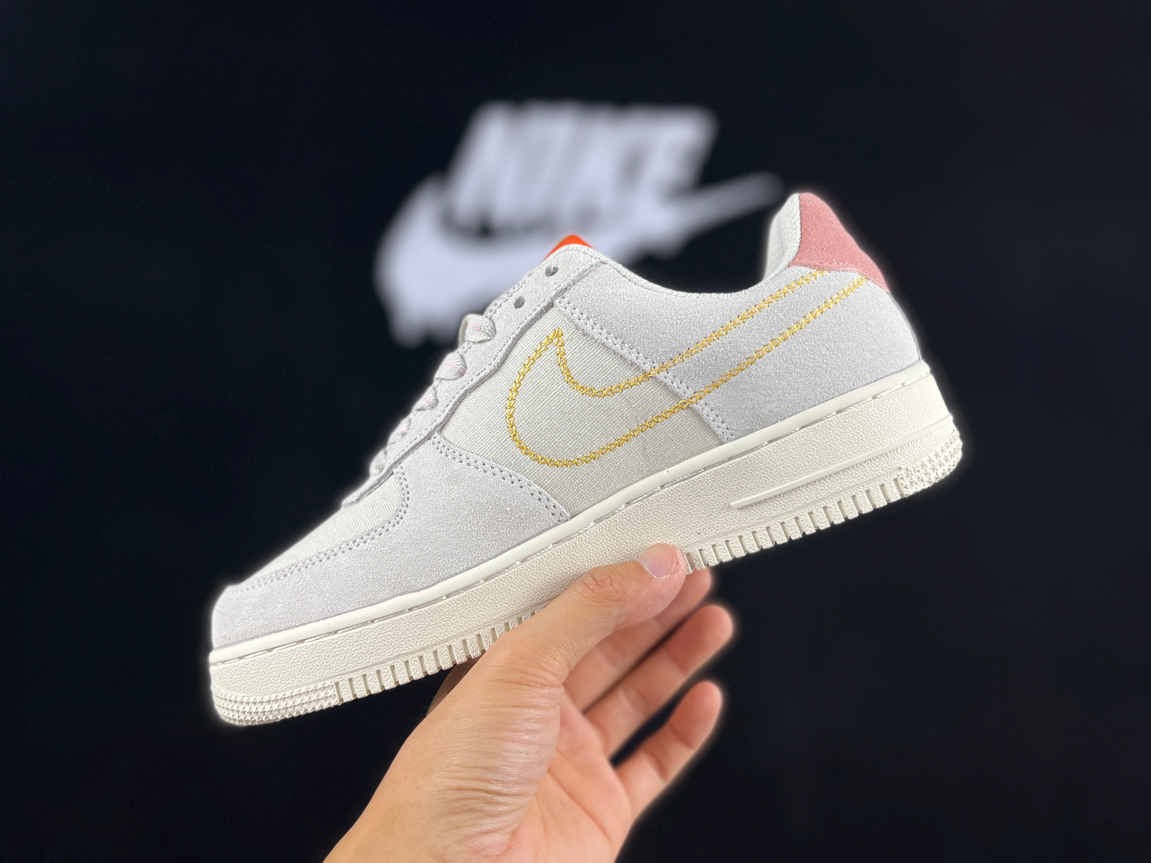 NIKE AIR FORCE 1 - Image 3