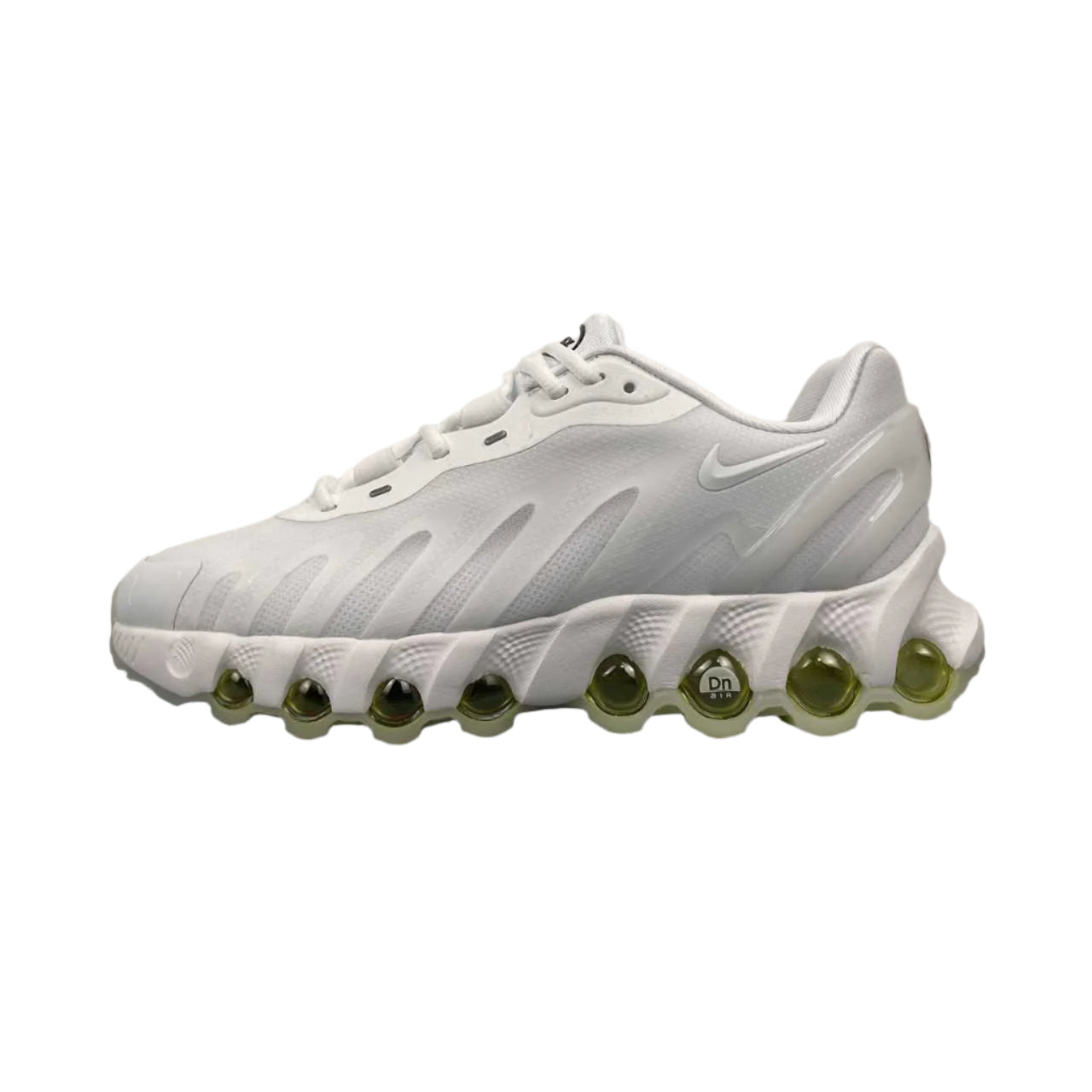 NIKE AIR MAX DN8